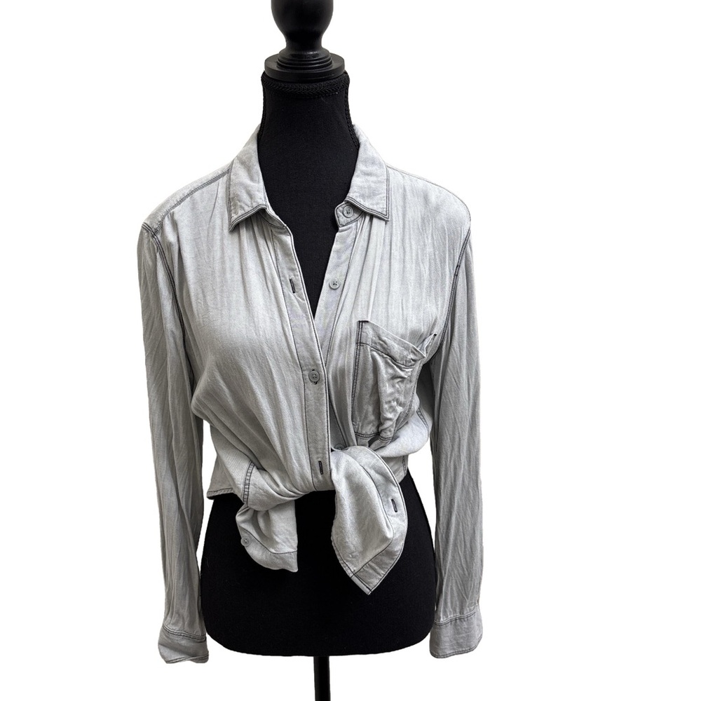 Aritzia light grey chambray button shirt
